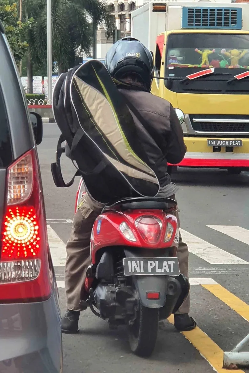 Tas badminton jadul yang bikin ribet
